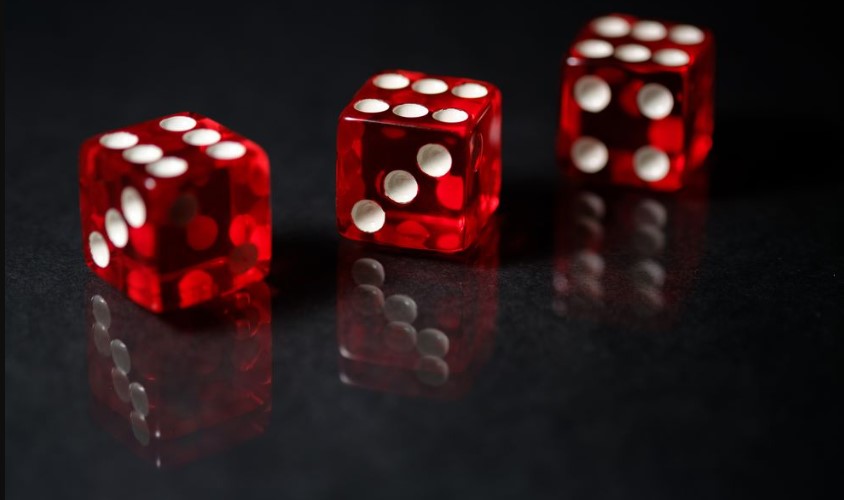 Tài xỉu là gì? Cách chơi ra sao?